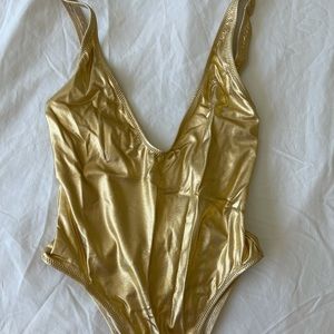 Solid and Striped Swimbath